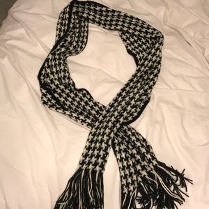 Cute black and white seasonal scarf